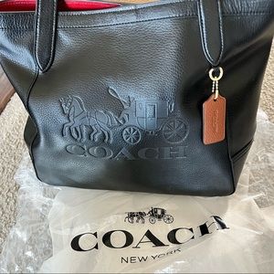 Black leather coach purse with carriage logo- Like NEW condition